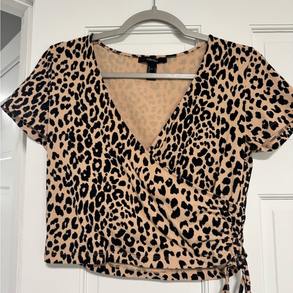 Forever 21 Leopard Print Wrap Top - Picture 1 of 3